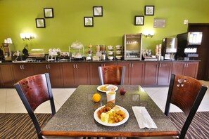 Free full breakfast