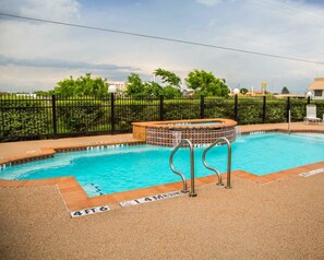 季節性室外泳池