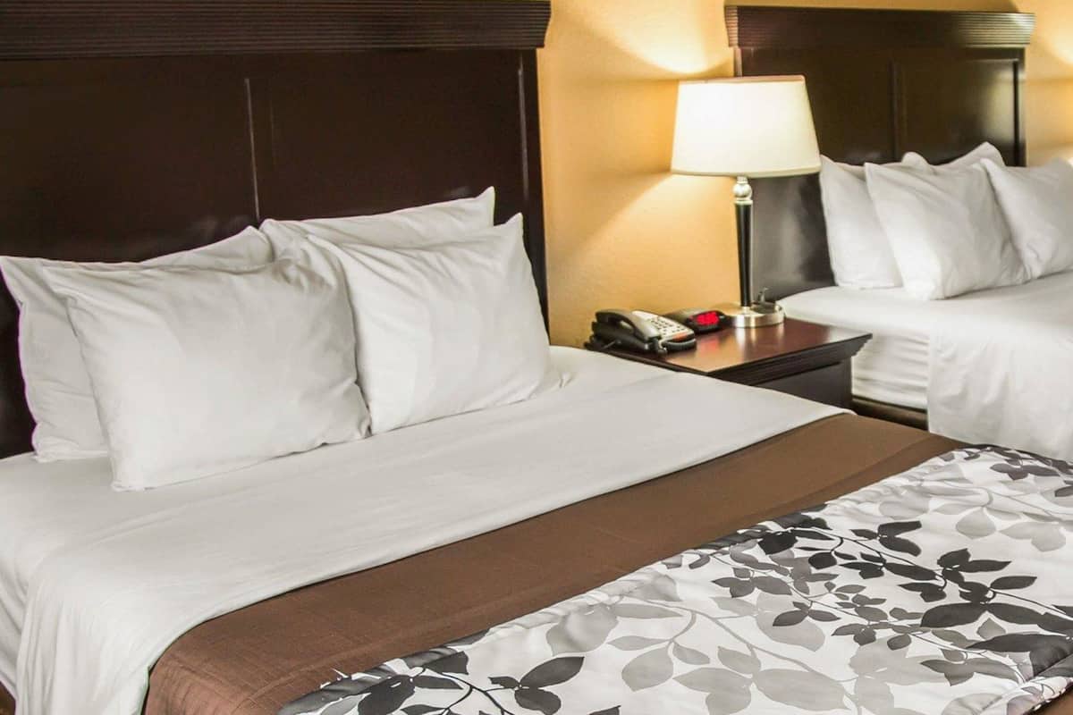 standard room, 1 king bed | premium bedding, desk, laptop workspace, blackout curtains