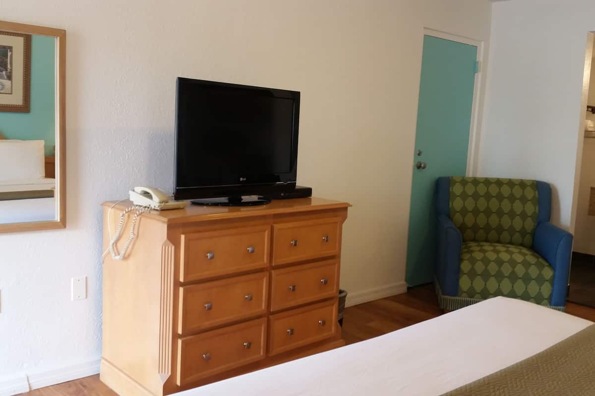 1 bedroom, blackout curtains, iron/ironing board, free WiFi