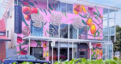 Majestic Minima Hotel