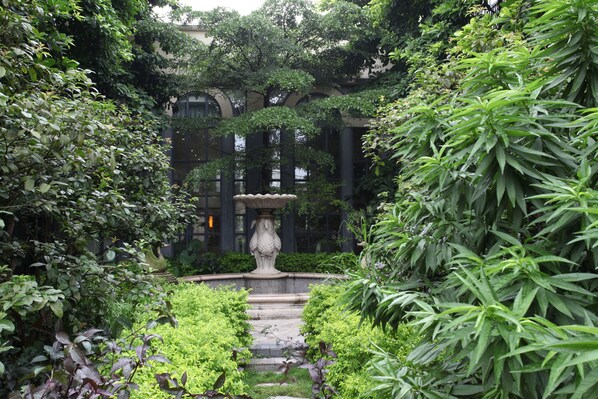 Fountain - Nan Feng Hotel (Guangzhou)