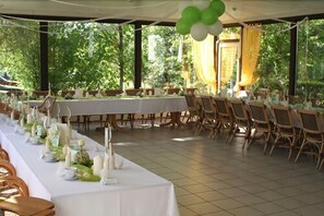 Desayuno buffet (EUR 5 por persona)