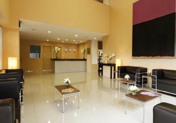 Lobby - Hotel Misión Express Mérida Alta Brisa (Mérida)