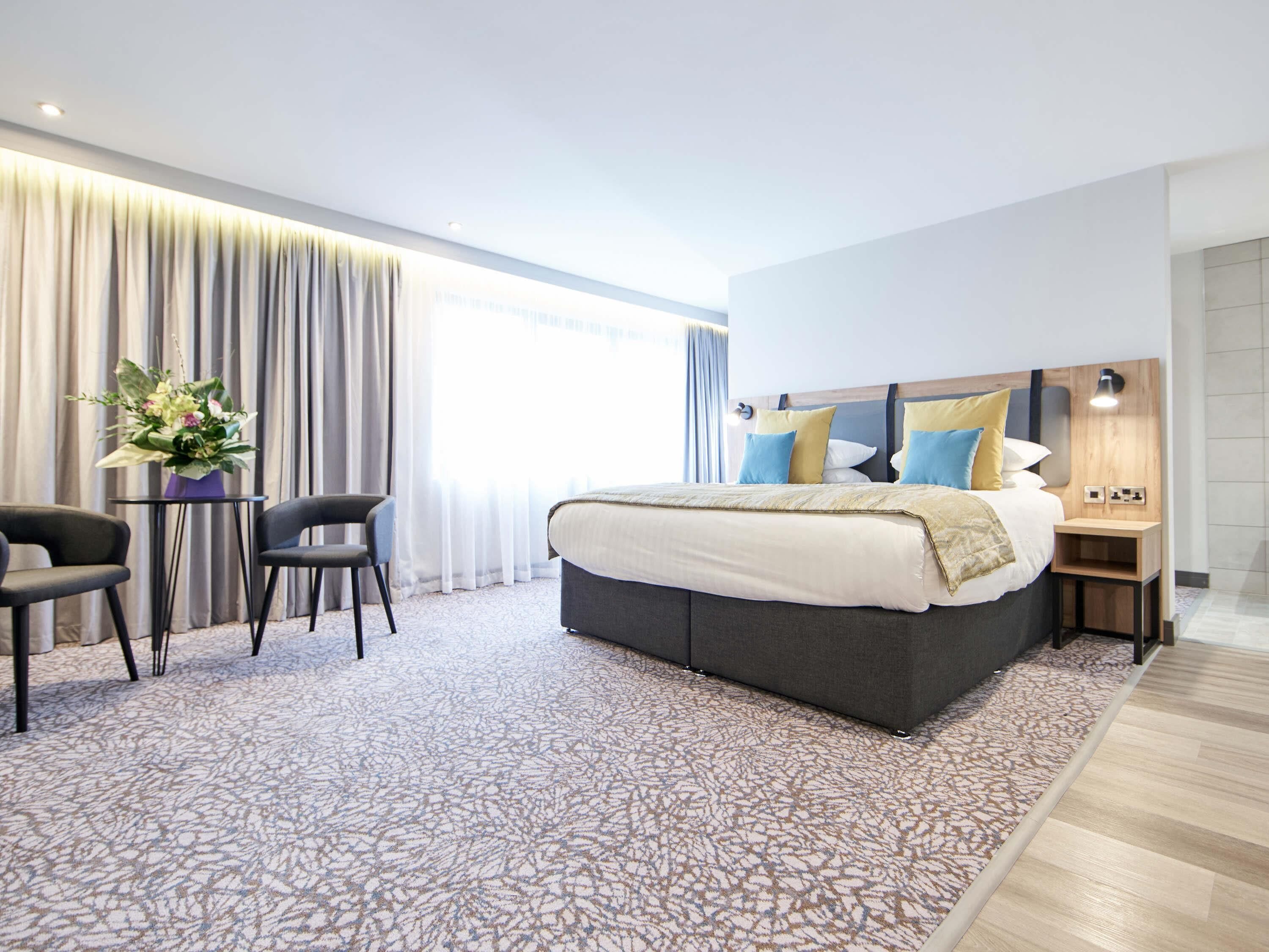 Privilege, Junior kamer, 1 kingsize bed | Een kluis op de kamer, een bureau, geluiddichte muren