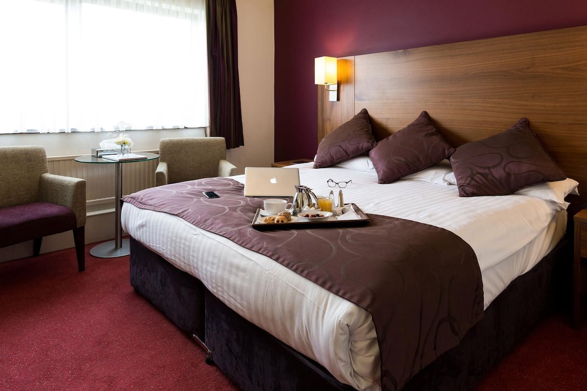Standard Room, 1 King Bed