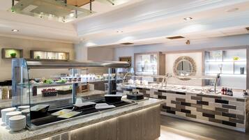 Daily buffet breakfast (GBP 17.00 per person)