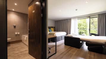 Caja de seguridad en la habitación y escritorio