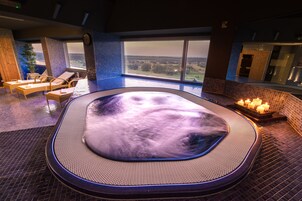Bañera de hidromasaje interior