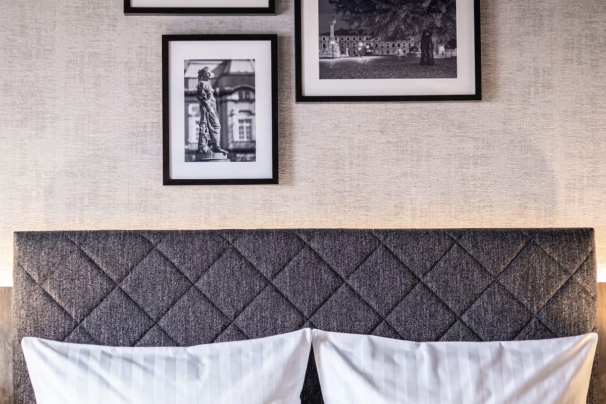 Business dubbelrum | 1 sovrum, allergitestade sÀngklÀder, bÀddmadrasser och minibar