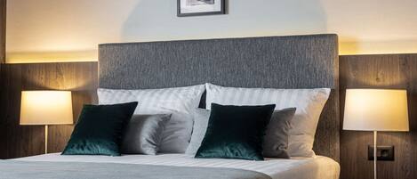 1 bedroom, hypo-allergenic bedding, pillowtop beds, minibar