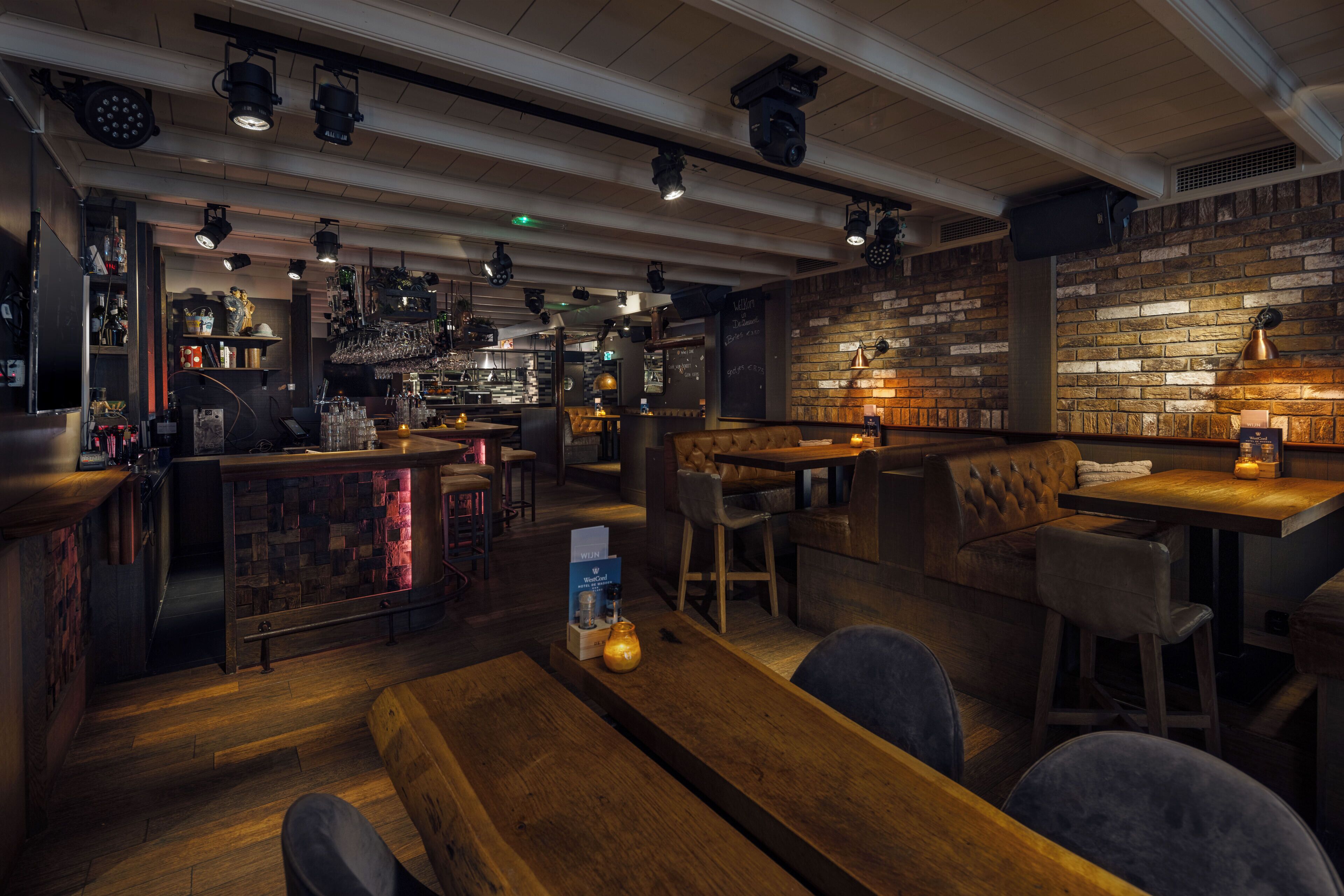 Lunch and dinner served