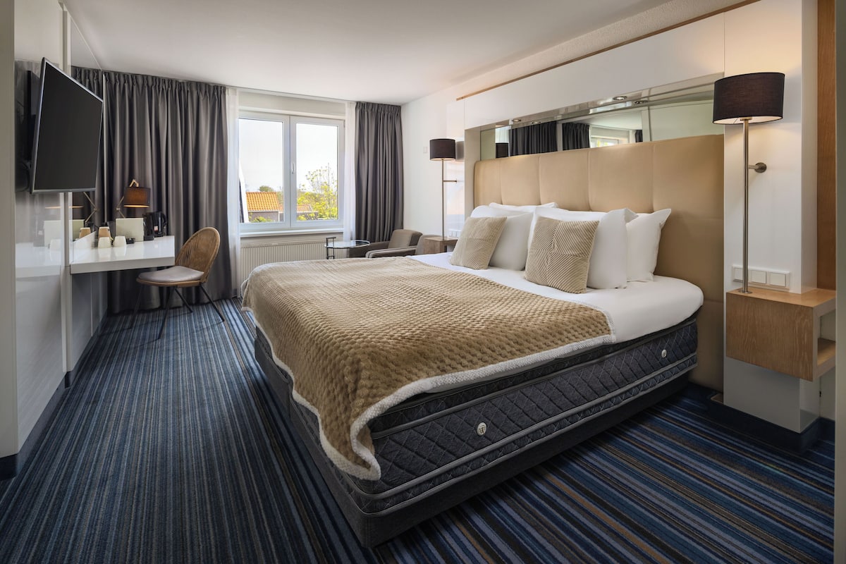 Standard Double Room | Desk, free WiFi, bed sheets