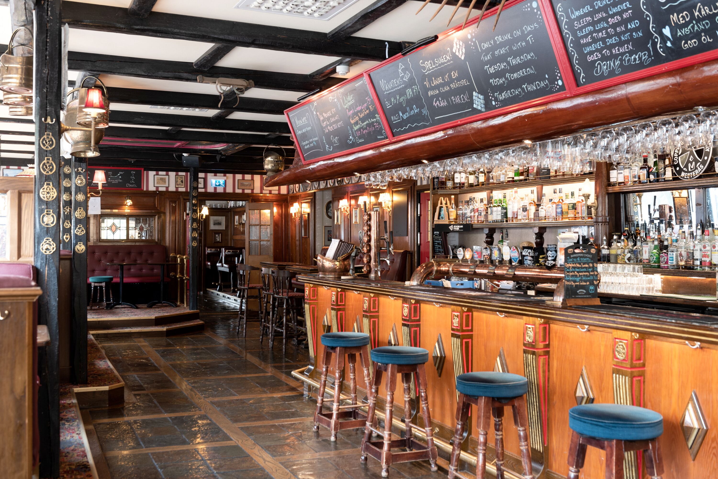 dinner served, al fresco dining