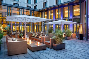 Se sirven desayunos y cenas, cocina internacional