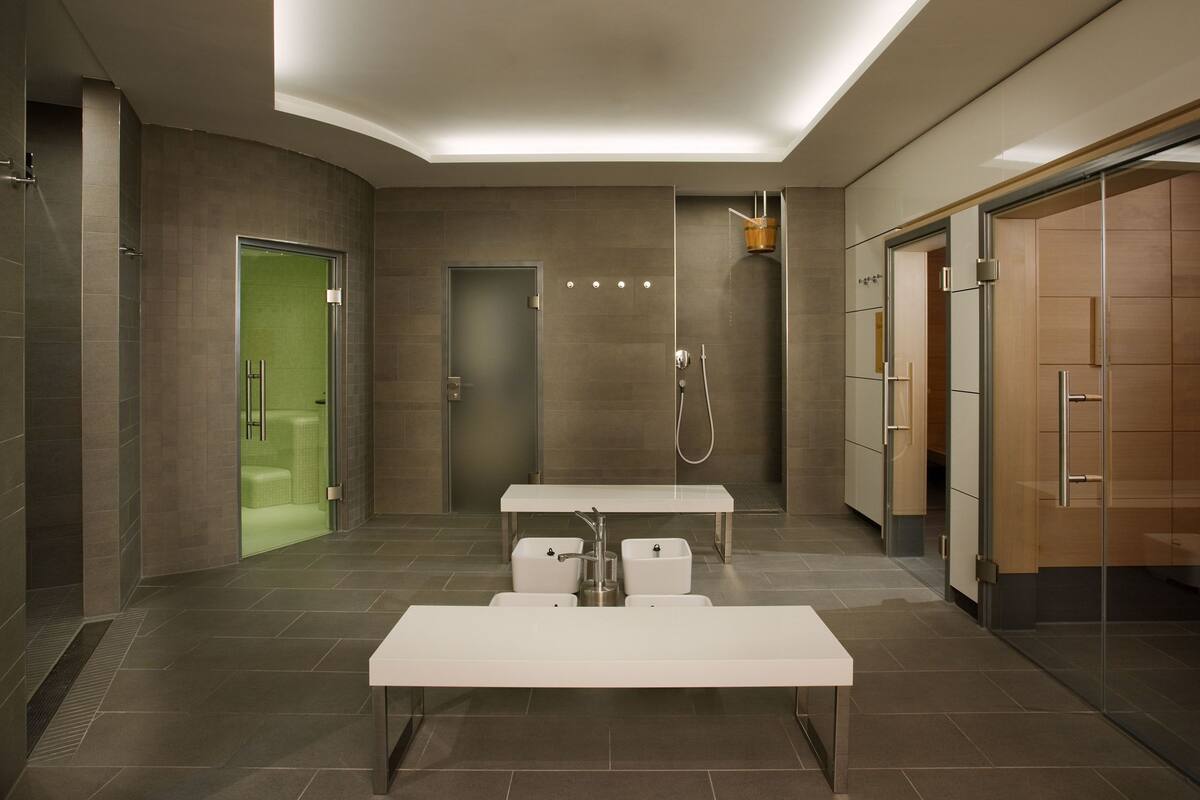 couples treatment room(s), sauna, steam room, body treatments