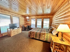 Executive Room, 1 King Bed, Mountain View | Bed sheets - The Lodge At Lolo Hot Springs (Lolo)