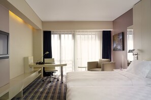 Minibar, in-room safe, desk, blackout curtains - Hanting Hotel (Beijing)
