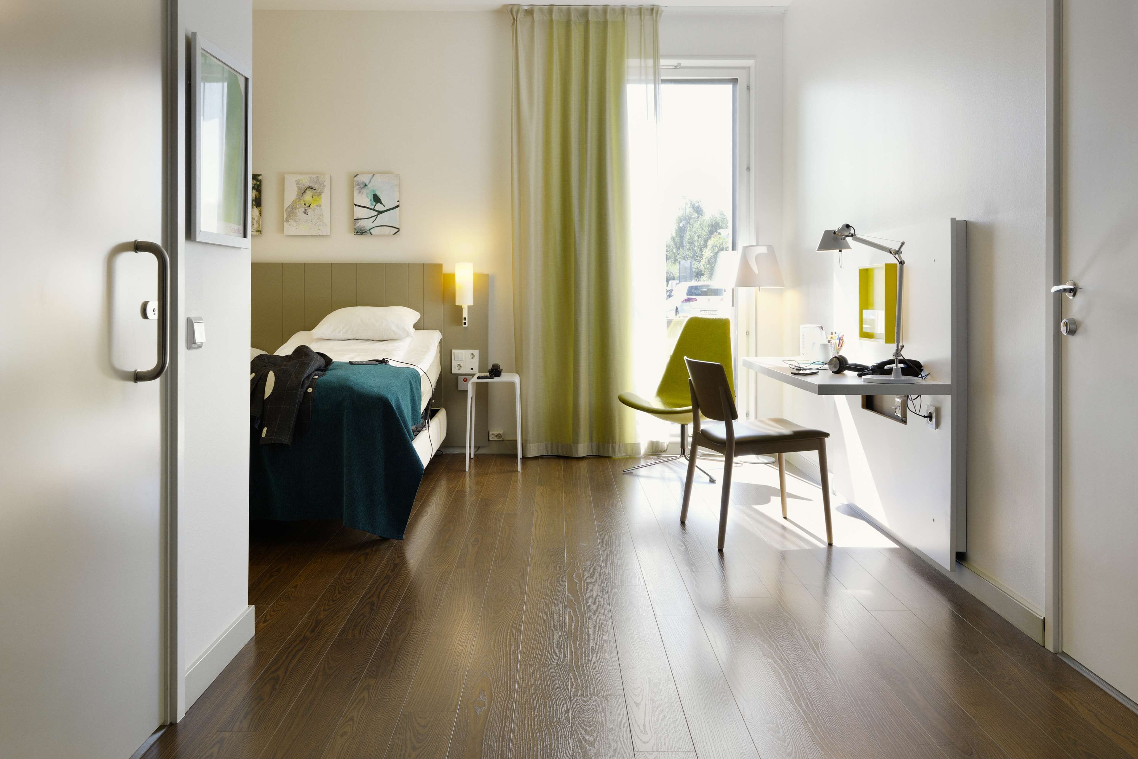 standard twin room | 1 bedroom, in-room safe, desk, soundproofing