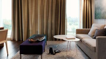 Junior-Suite | Zimmersafe, Schreibtisch, schallisolierte Zimmer, Bügeleisen/Bügelbrett