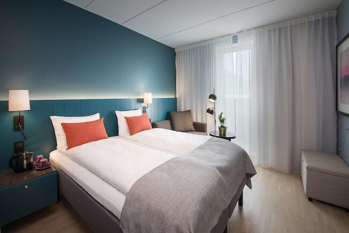 In-room safe, desk, soundproofing, iron/ironing board