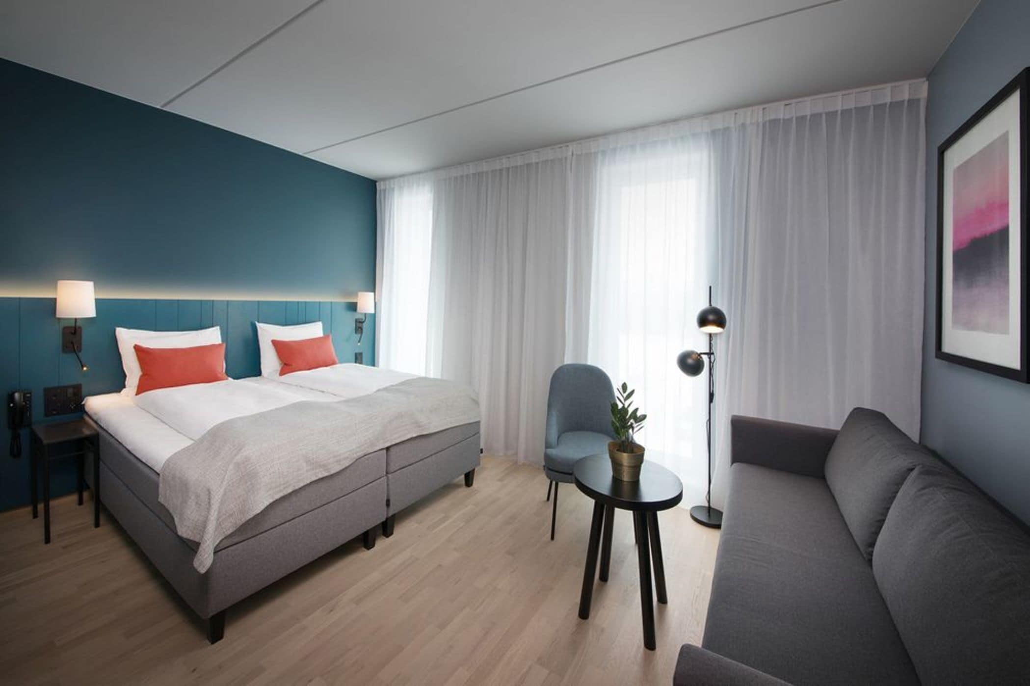 In-room safe, desk, soundproofing, iron/ironing board
