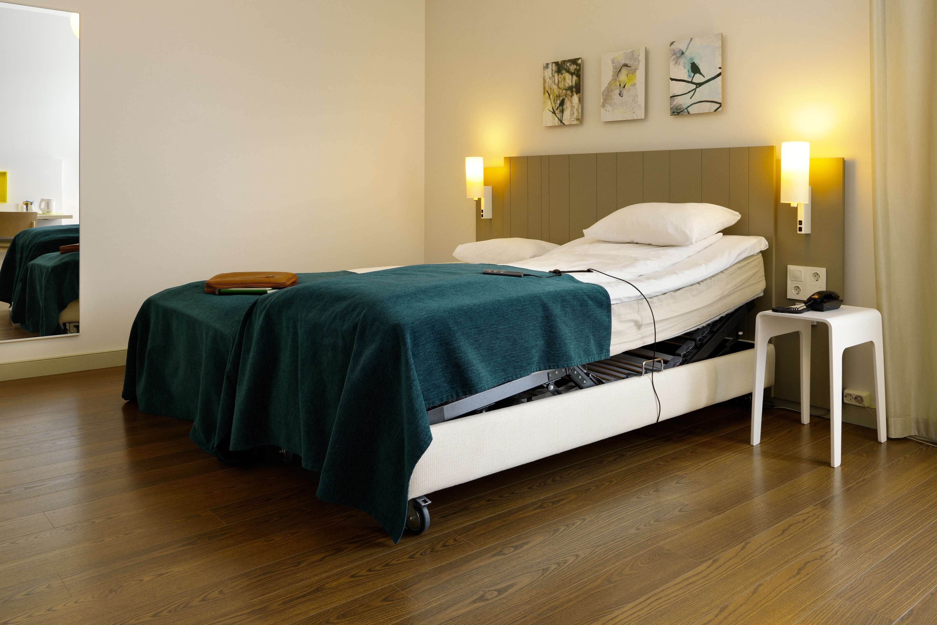 standard twin room | 1 bedroom, in-room safe, desk, soundproofing