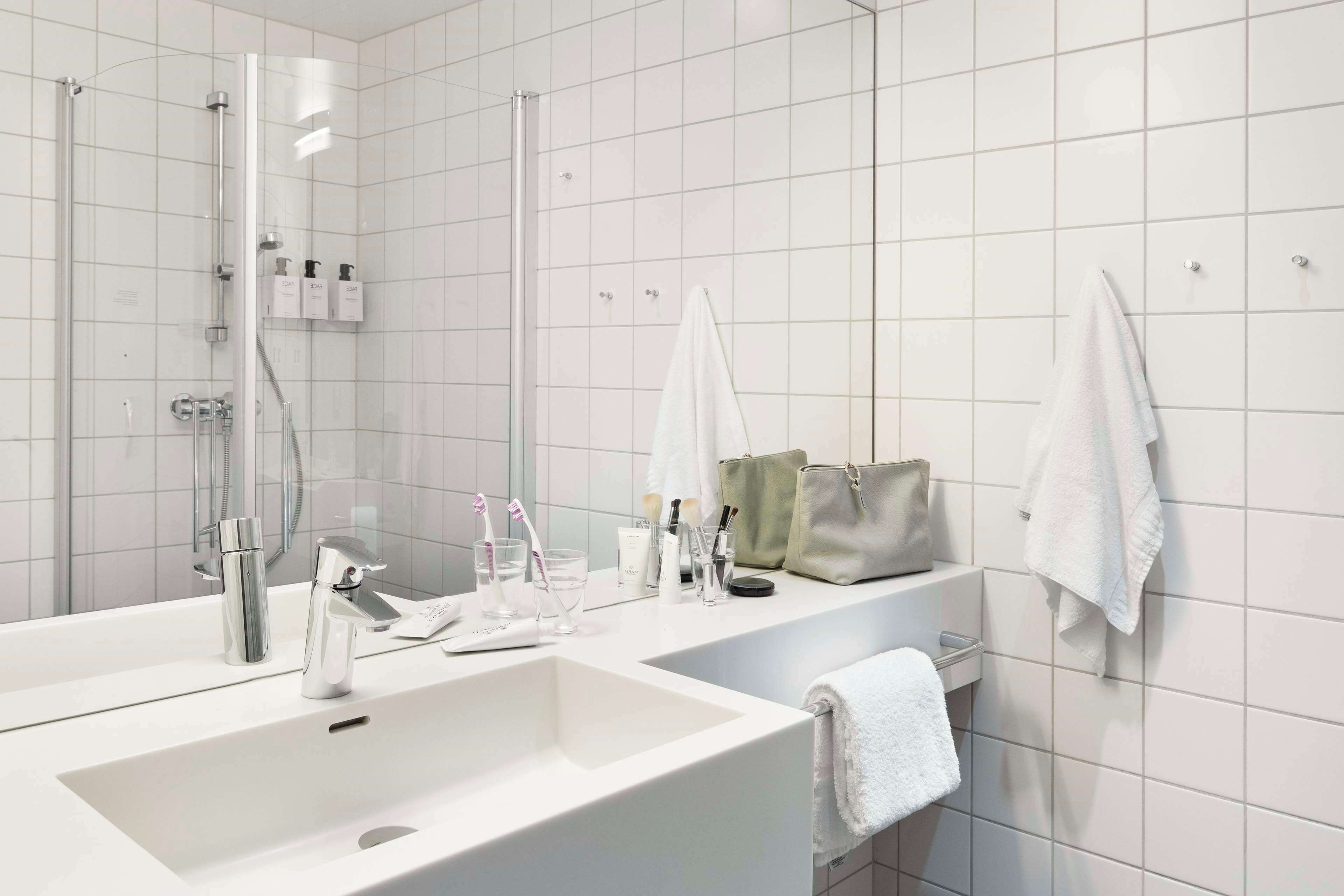 superior double room | 1 bedroom, in-room safe, desk, soundproofing