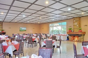 Breakfast, lunch, dinner served; international cuisine  - Lukenya Getaway (Athi River)