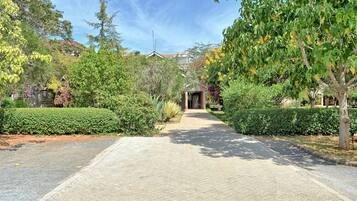 EntrĂ©e de lâhĂ©bergement