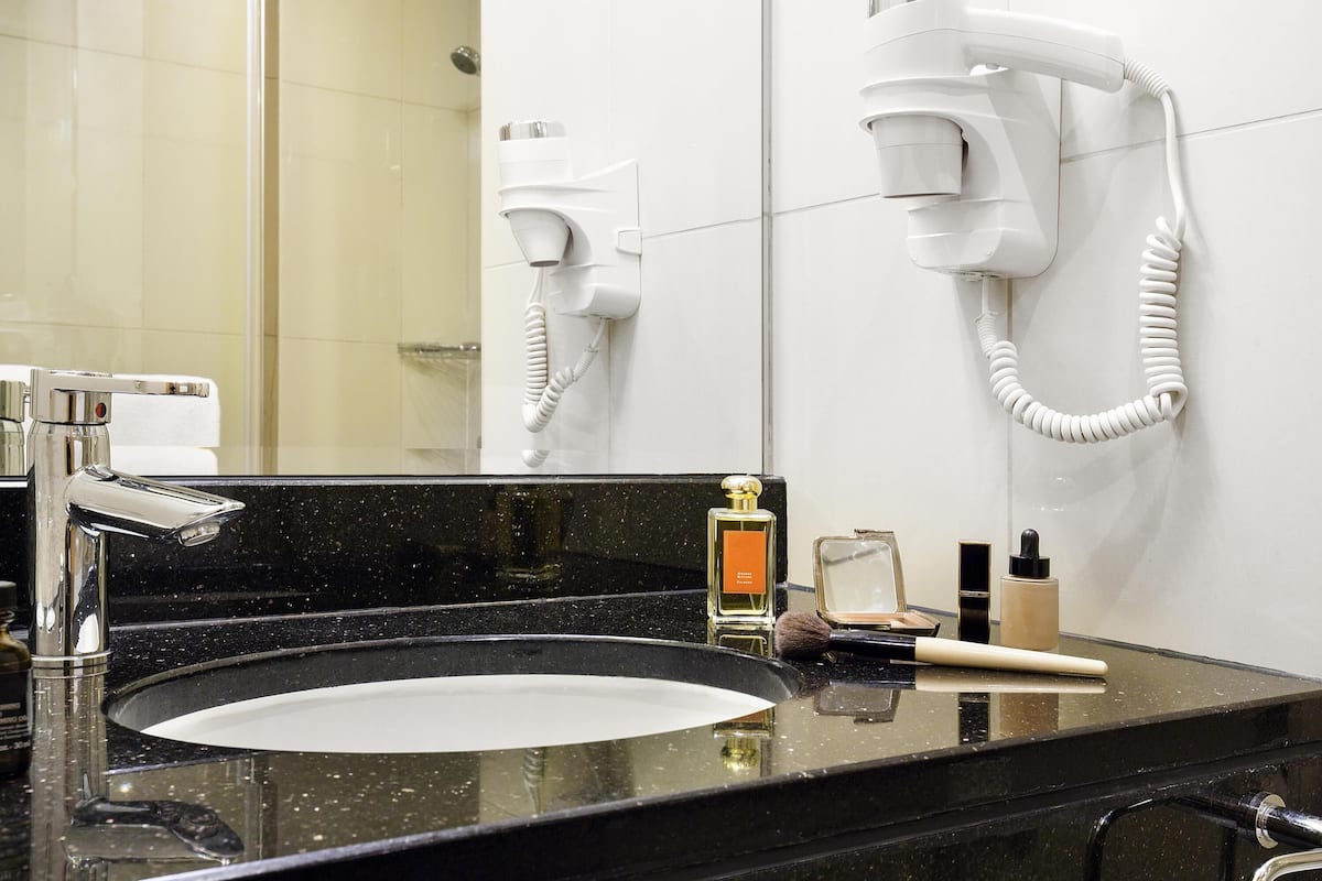 In-room safe, desk, soundproofing, iron/ironing board