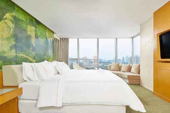 Down comforters, minibar, in-room safe, desk