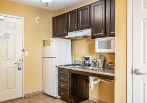 Bureau, fer et planche à repasser, Wi-Fi gratuit, draps fournis