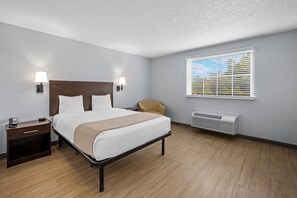 Room, 1 Queen Bed, Non Smoking (Efficiency, Cooktop in room) | Desk, iron/ironing board, free WiFi, bed sheets - Suburban Studios Near Camp Lejeune (Jacksonville)