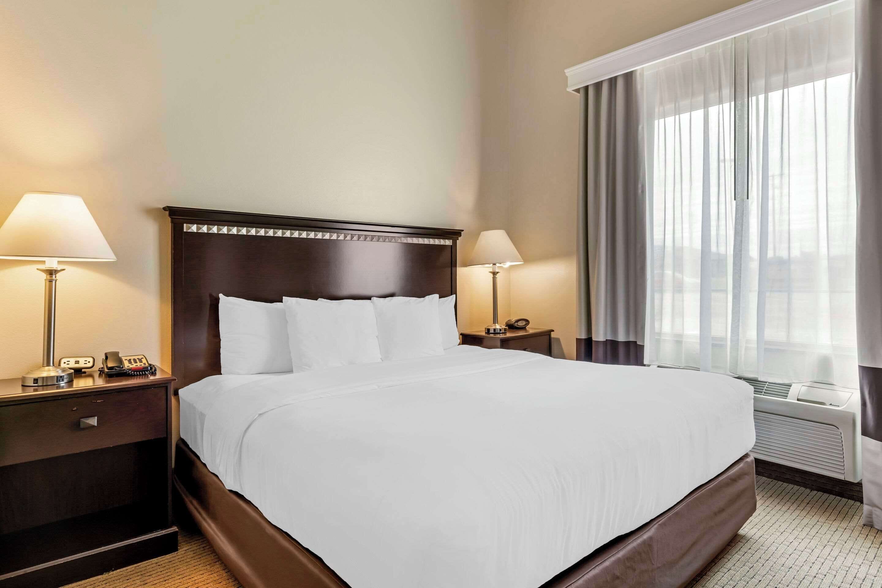 desk, iron/ironing board, free cots/infant beds, rollaway beds