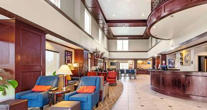 Comfort Suites Palestine