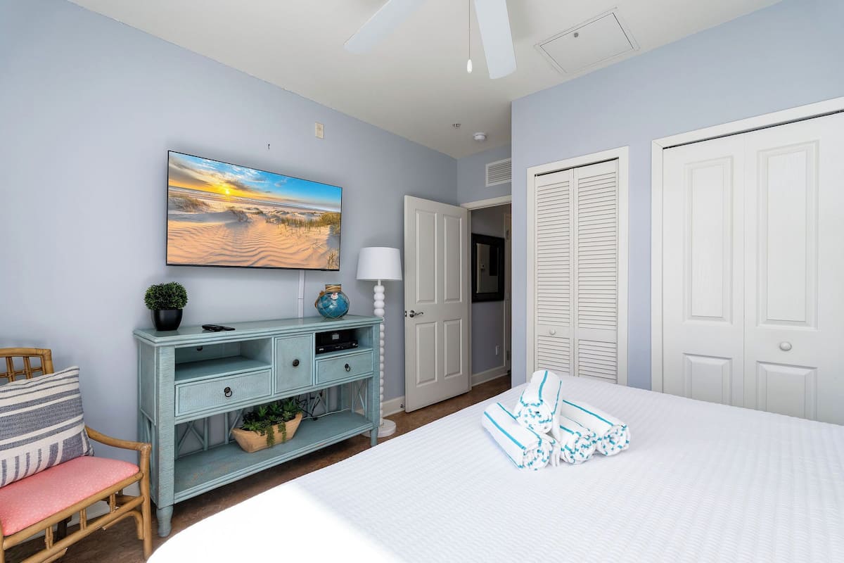 Appart'hôtel, 1 très grand lit et 1 canapé-lit, vue ville (unit 315) | 1 chambre, literie de qualité supérieure, décoration personnalisée