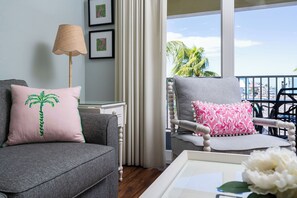 Premier Condo, 2 Bedrooms, 2 Bathrooms, City View (unit 303) | Living area