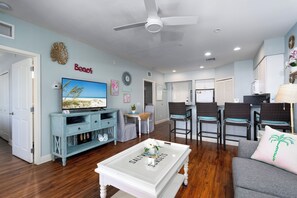 Premier Condo, 2 Bedrooms, 2 Bathrooms, City View (unit 303) | Living area | 42-inch Smart TV with digital channels, Netflix, Hulu - Harbour House At The Inn (Fort Myers Beach)