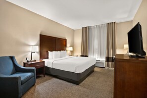Standard Room, 1 King Bed, Non Smoking | Laptop workspace, blackout curtains, iron/ironing board - Comfort Inn New Orleans Airport South (Saint Rose)