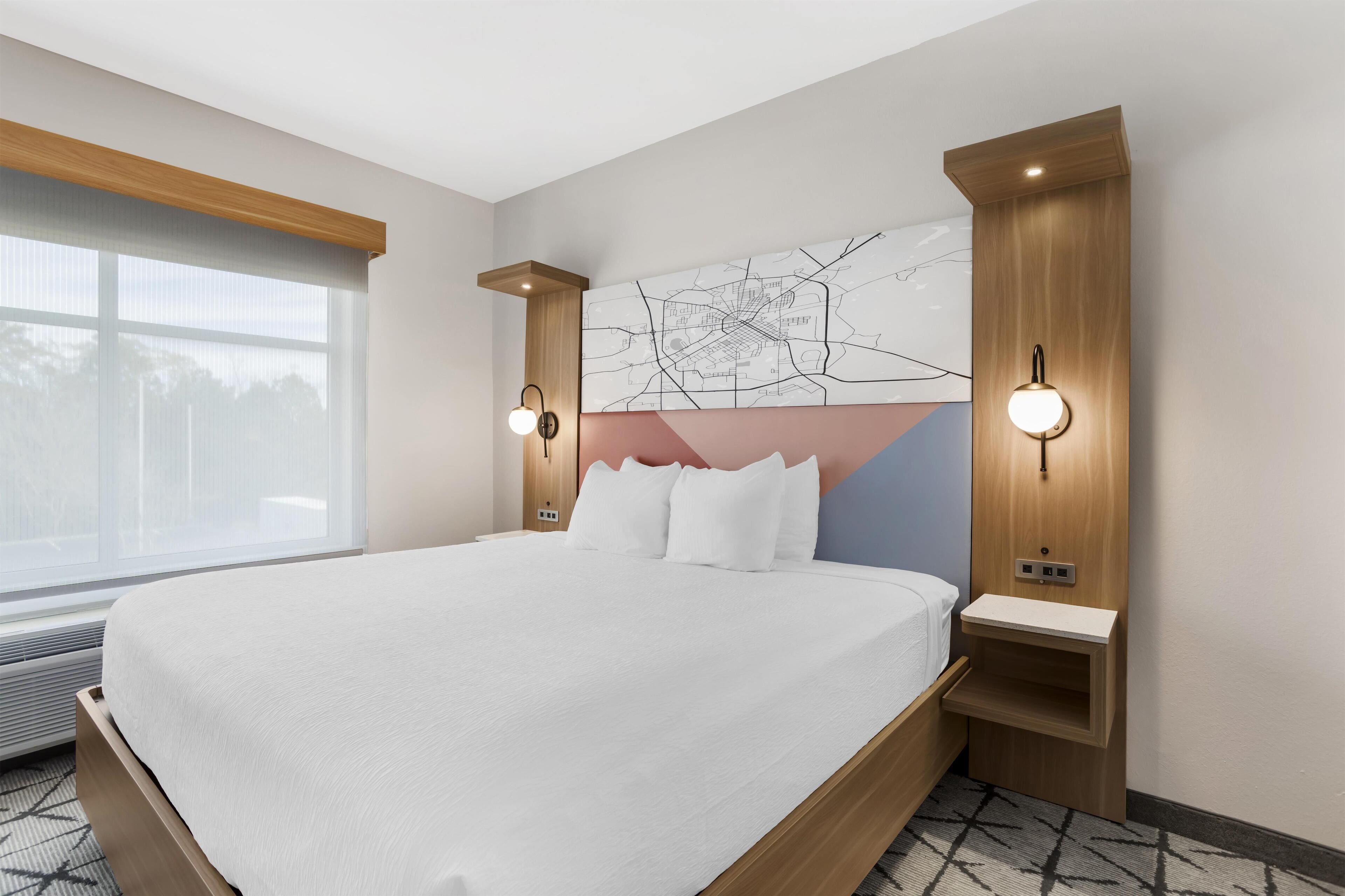 مكتب ومساحة عمل للكمبيوتر المحمول ومكواة/لوح كي وأسرّة أطفال/رضّع