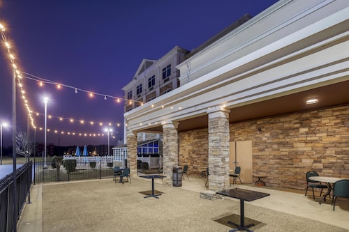 Best Western Plus Rose City Conference Center Inn