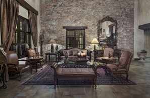 Lobby-Lounge