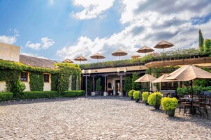Fachada de la propiedad