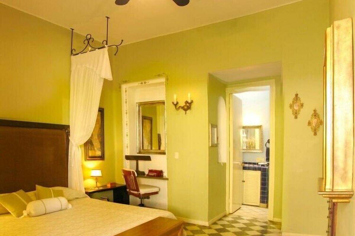 Studio | In-room safe, iron/ironing board, free WiFi