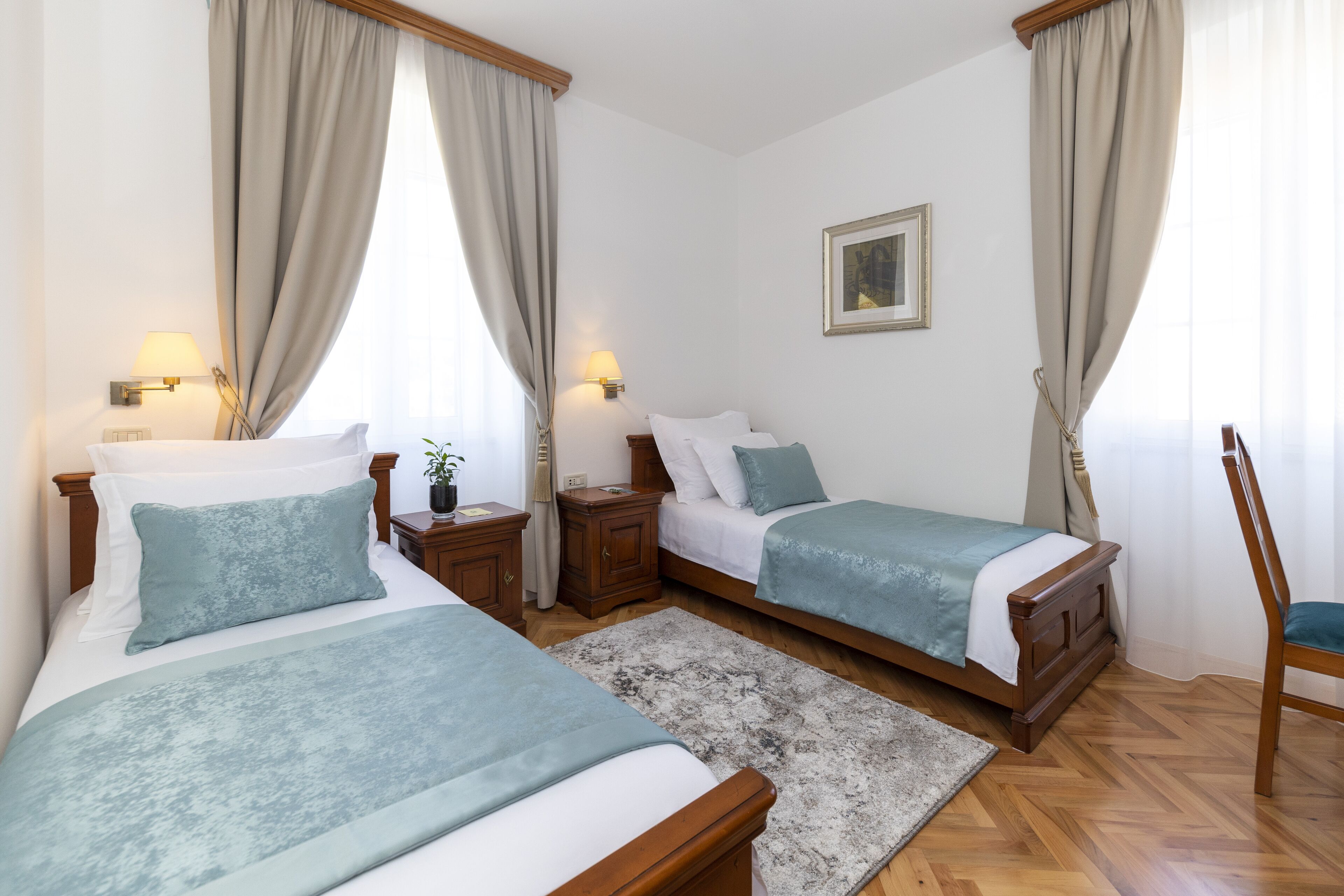 deluxe suite, sea view | 1 bedroom, select comfort beds, minibar, in-room safe