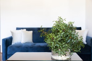 Junior Suite, Balcony, Sea View | Living area