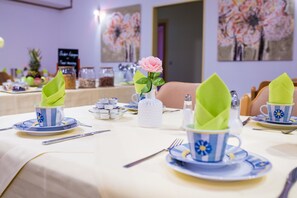 Buffet breakfast for a fee on weekdays - Europa Hotel Fürth (Fuerth)