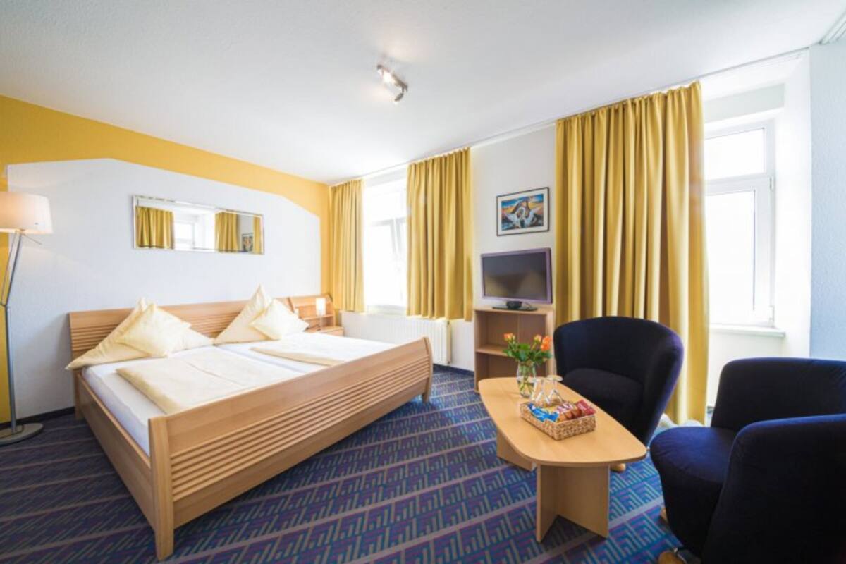 Standard Double Room | Hypo-allergenic bedding available, desk, laptop workspace