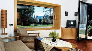 Appartement (Osser) | Coin séjour | Télévision de 80 cm avec chaßnes par satellite, lecteur de DVD